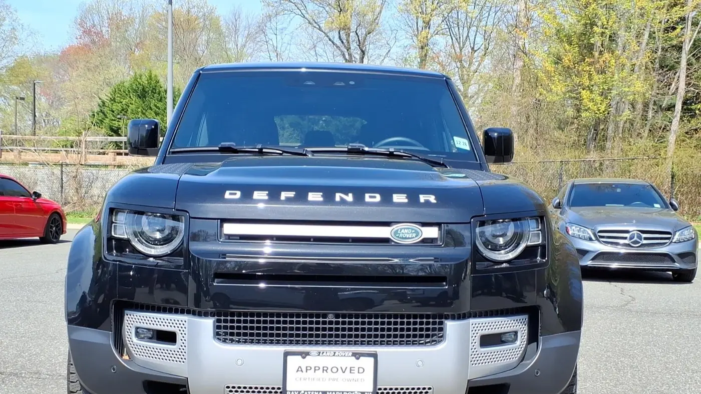 2024 Land Rover Defender 110 P300 S