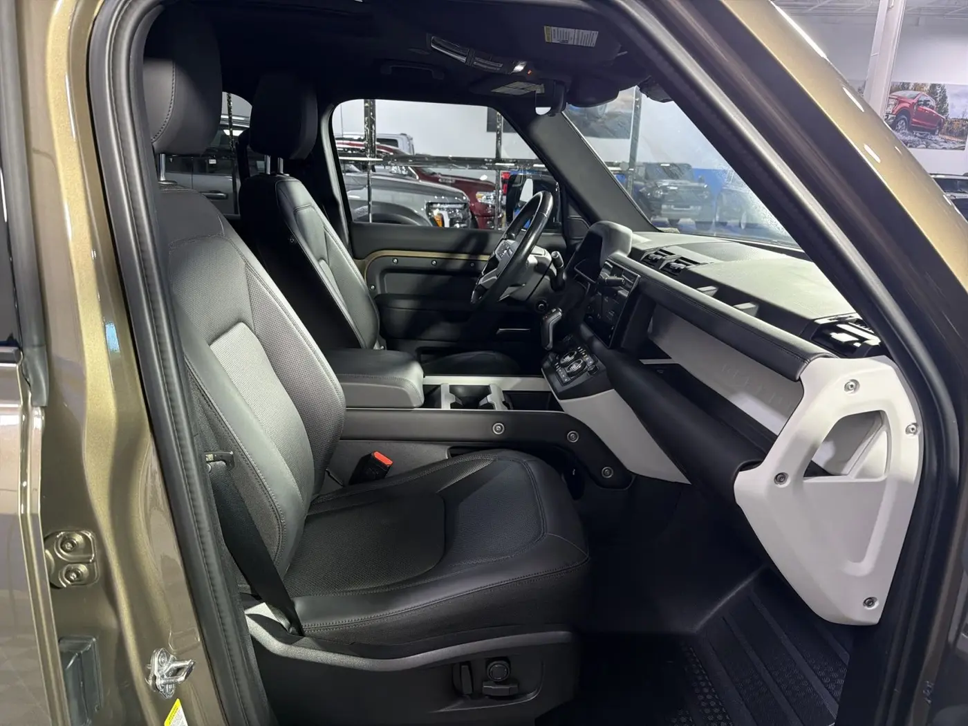 2025 Land Rover Defender - $46,000