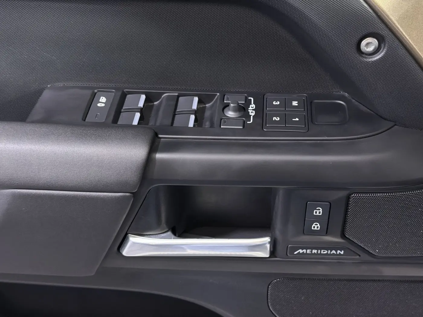 2025 Land Rover Defender - $46,000