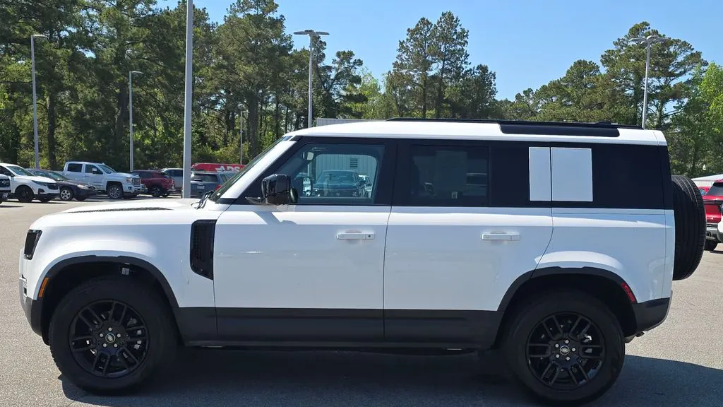 2025 Land Rover Defender 110 P300 S