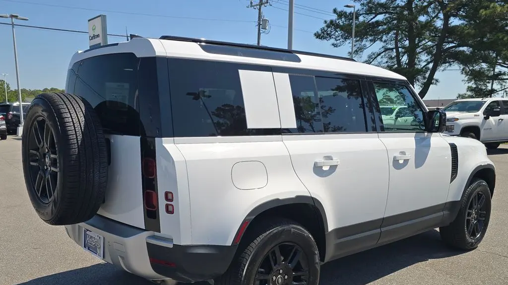2025 Land Rover Defender 110 P300 S