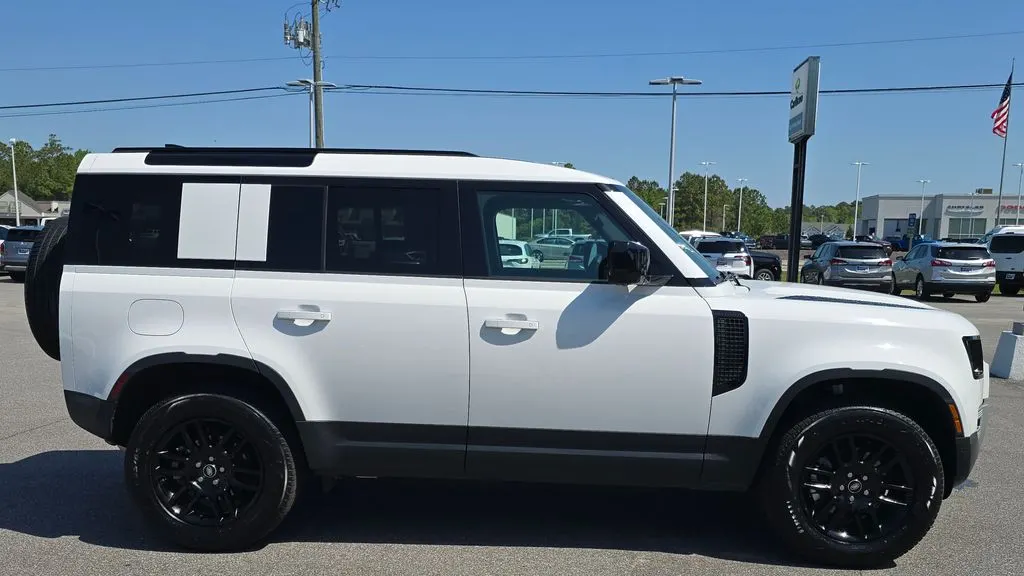 2025 Land Rover Defender 110 P300 S