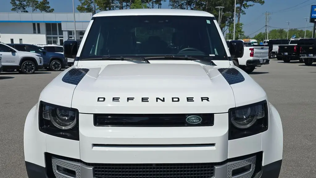 2025 Land Rover Defender 110 P300 S