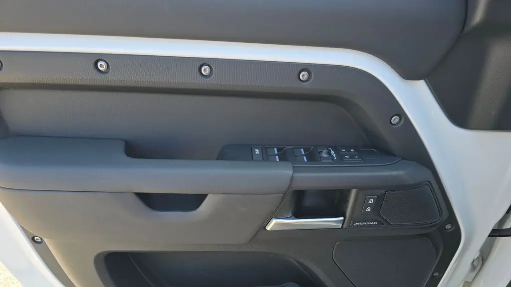 2025 Land Rover Defender 110 P300 S