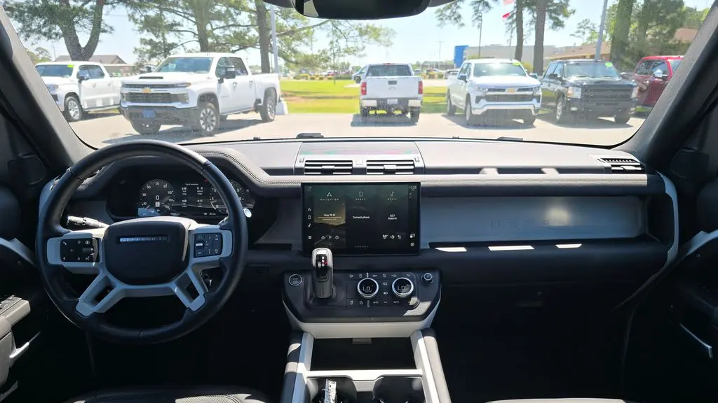 2025 Land Rover Defender 110 P300 S