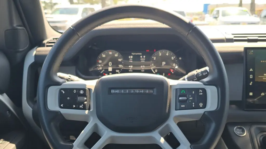 2025 Land Rover Defender 110 P300 S