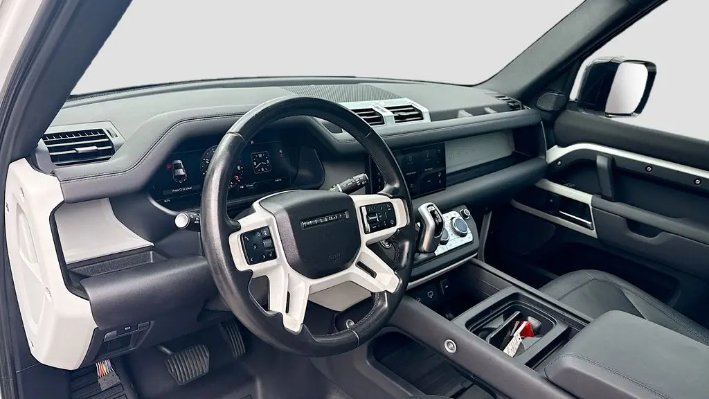 2024 Land Rover Defender 110 P300 S