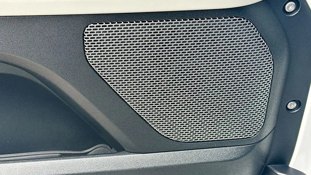 2024 Land Rover Defender 110 P300 S