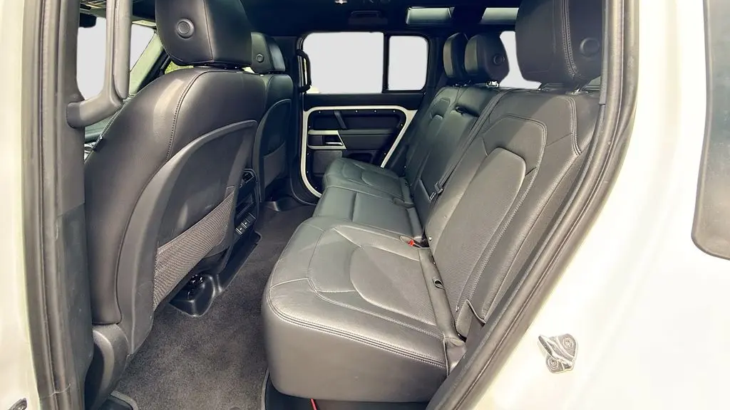 2024 Land Rover Defender 110 P300 S