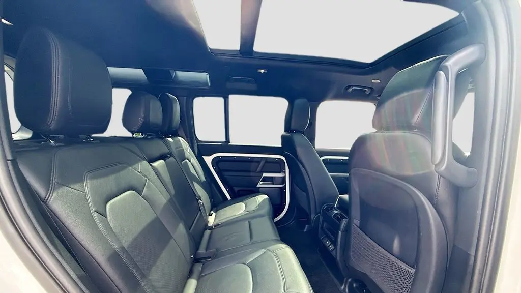 2024 Land Rover Defender 110 P300 S