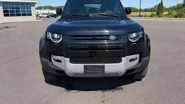 2025 Land Rover Defender 110 P300 S