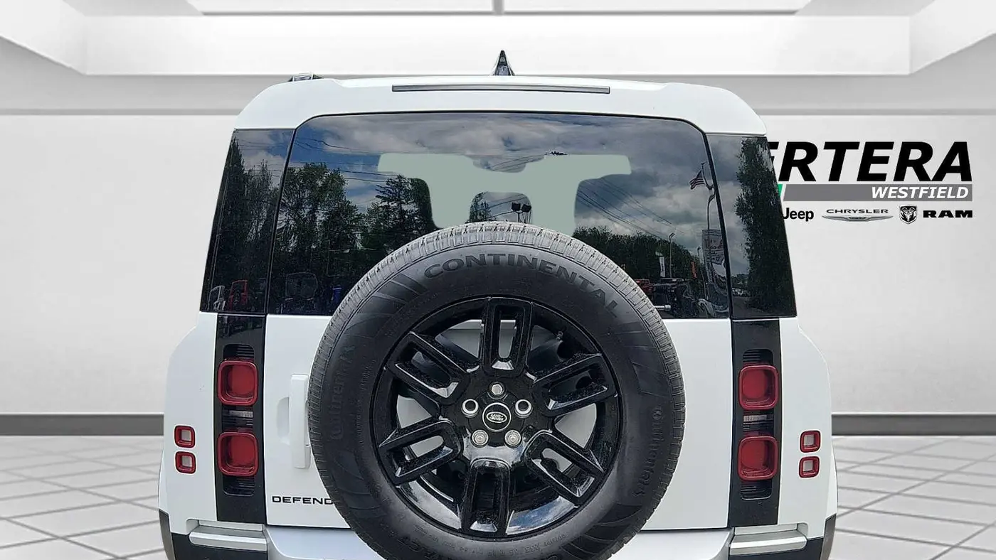 2025 Land Rover Defender 110 P300 S