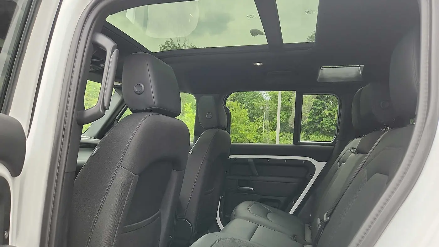 2025 Land Rover Defender 110 P300 S