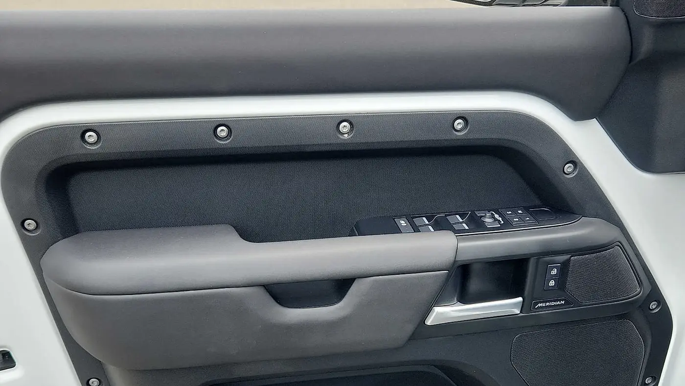 2025 Land Rover Defender 110 P300 S