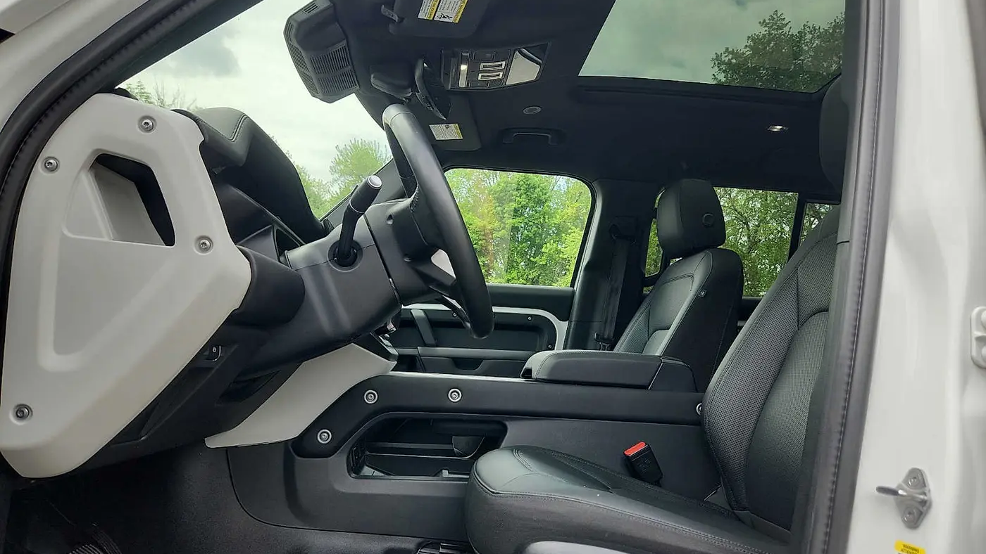 2025 Land Rover Defender 110 P300 S