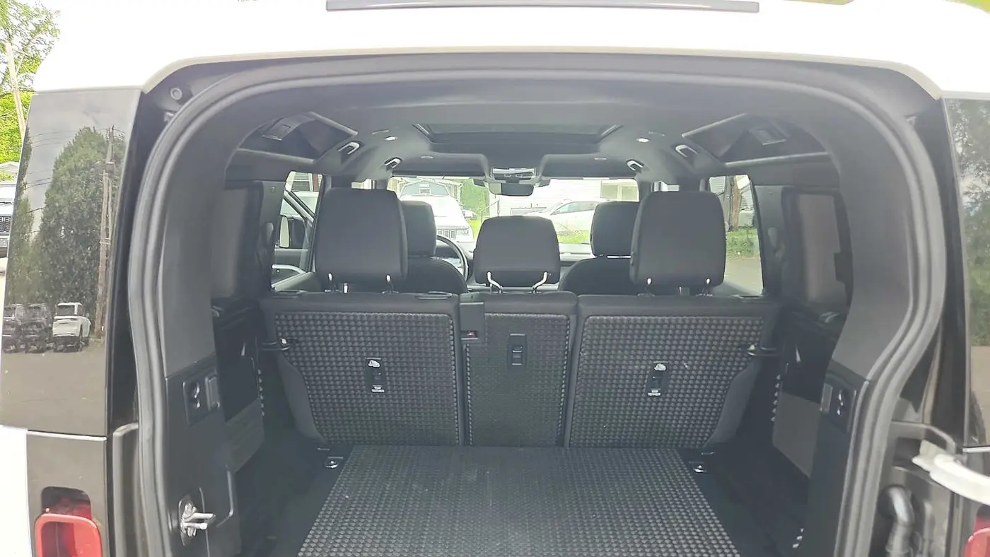 2025 Land Rover Defender 110 P300 S