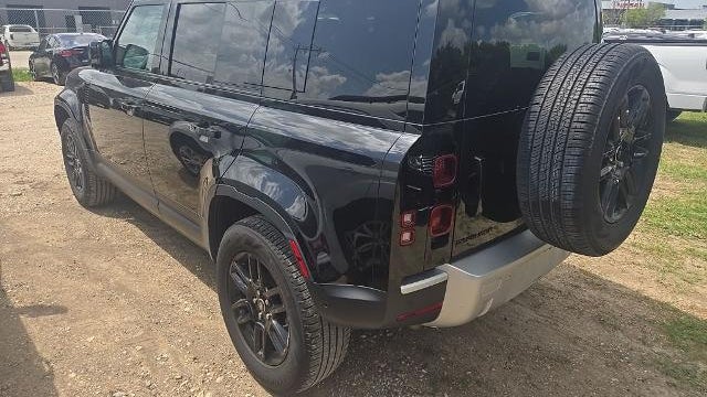 2025 Land Rover Defender 110 P300 S