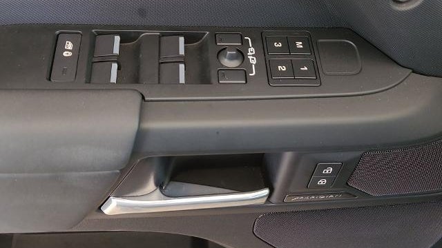 2025 Land Rover Defender 110 P300 S