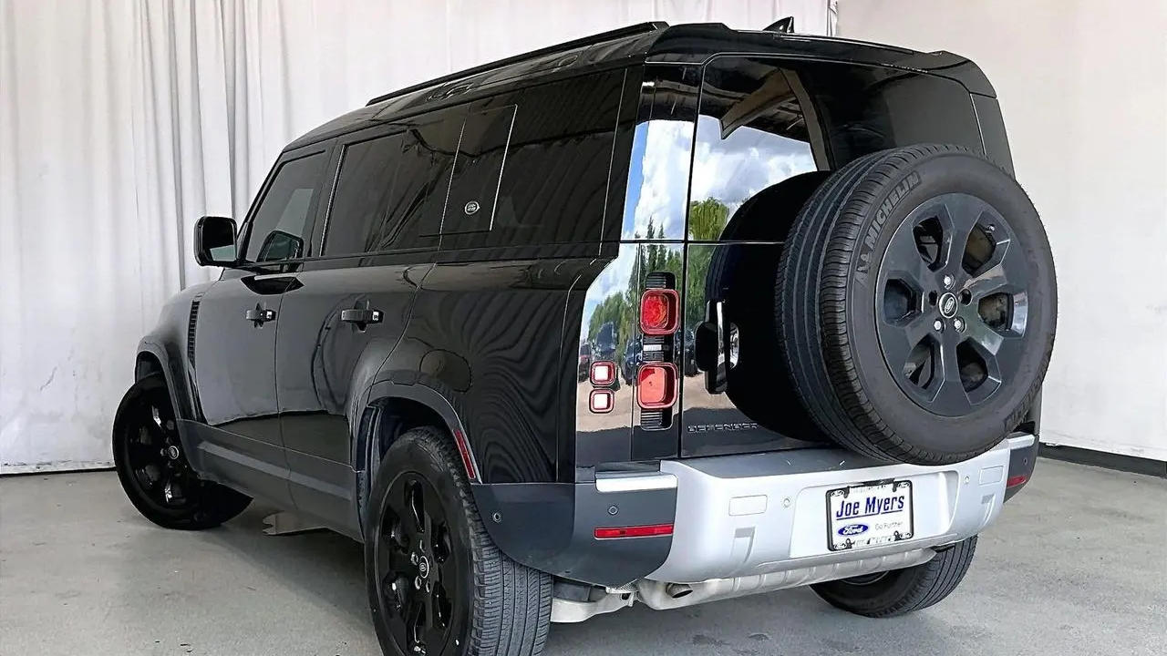 2023 Land Rover Defender 110 30th Anniversary Edition