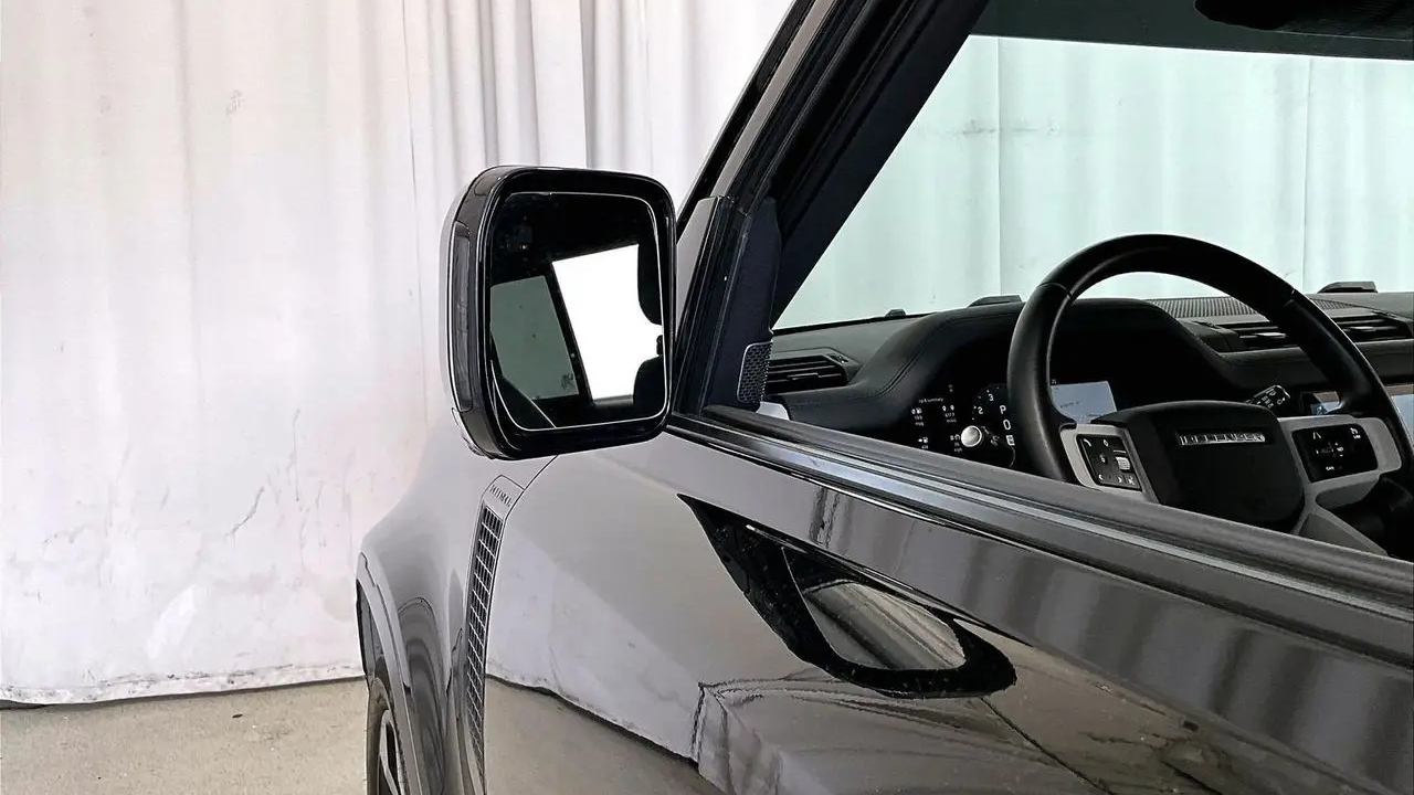 2023 Land Rover Defender 110 30th Anniversary Edition