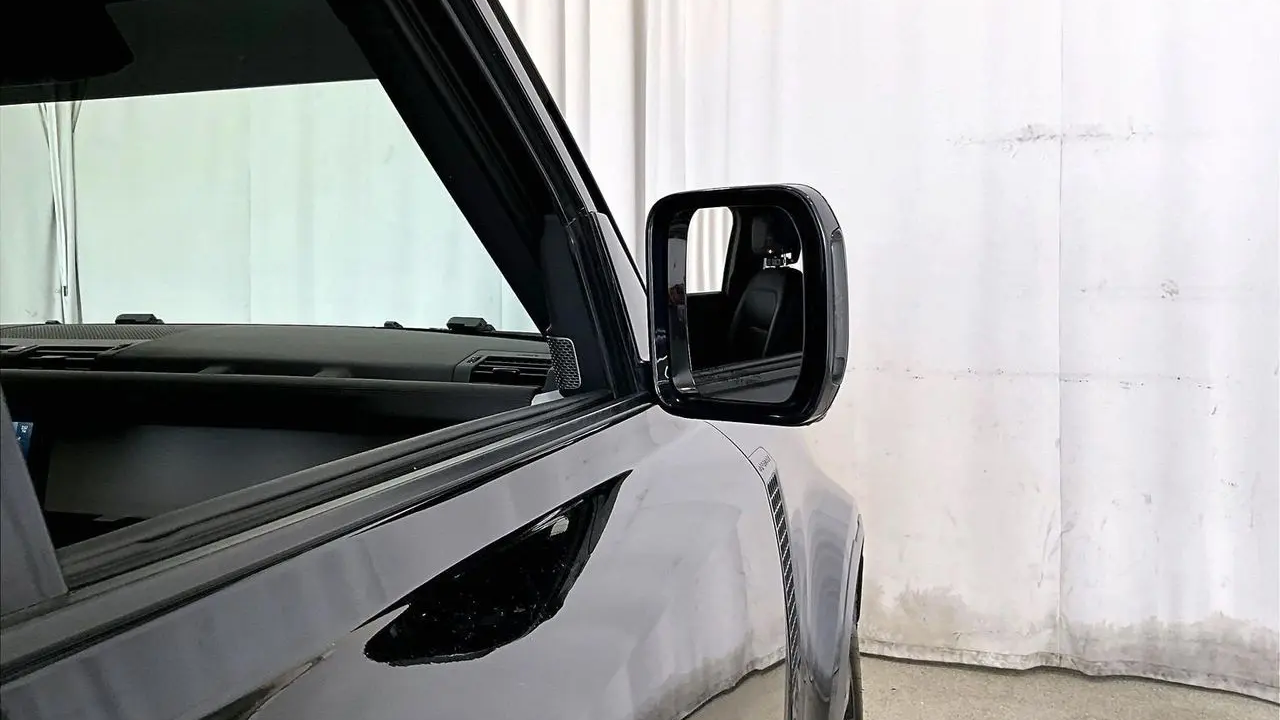 2023 Land Rover Defender 110 30th Anniversary Edition