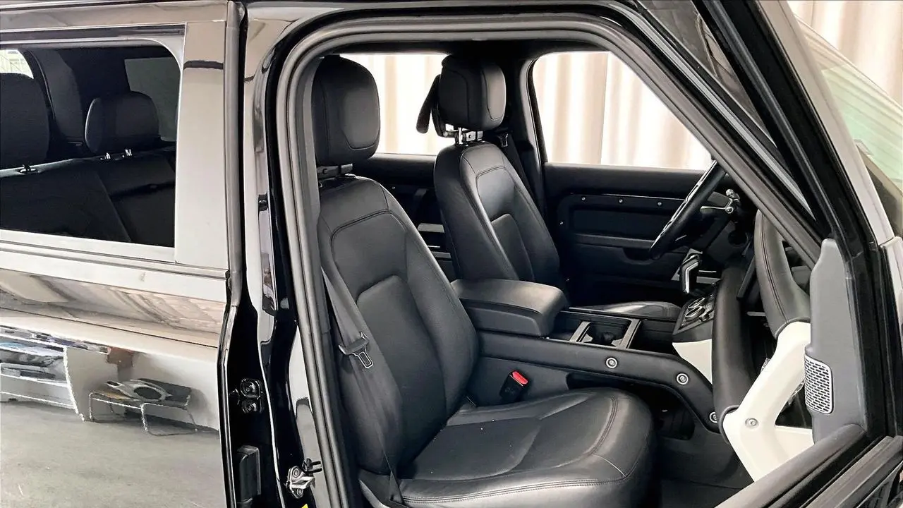 2023 Land Rover Defender 110 30th Anniversary Edition