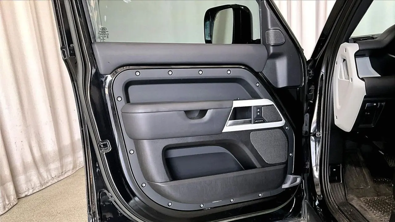 2023 Land Rover Defender 110 30th Anniversary Edition