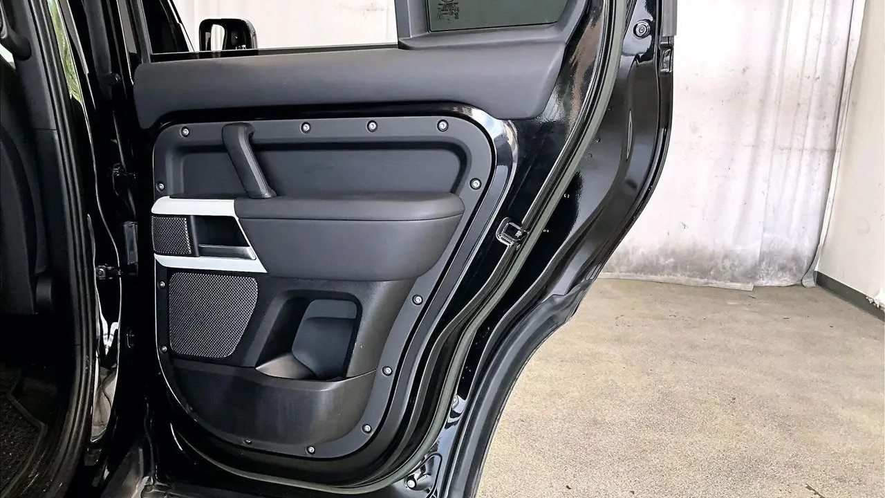 2023 Land Rover Defender 110 30th Anniversary Edition