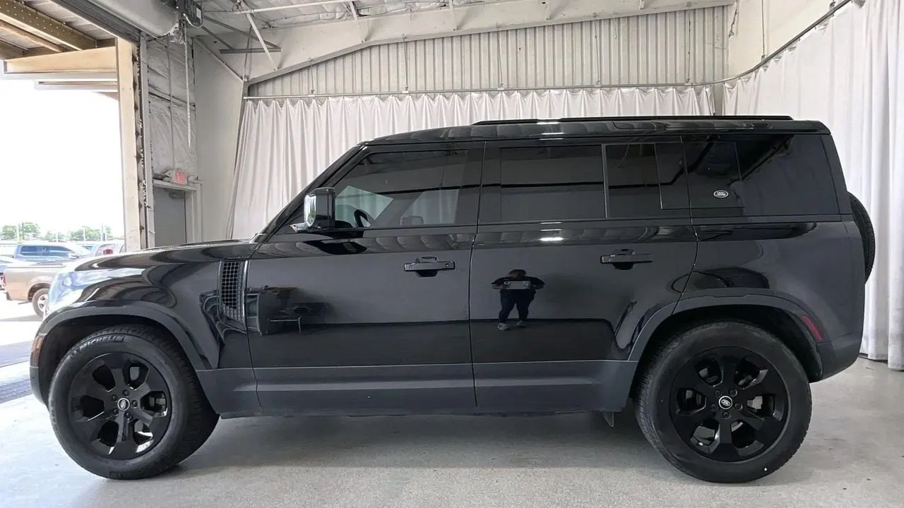 2023 Land Rover Defender 110 30th Anniversary Edition