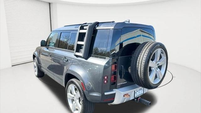 2024 Land Rover Defender 110 P300 S