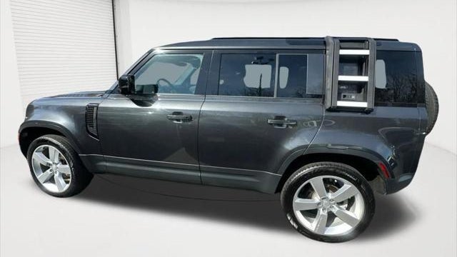 2024 Land Rover Defender 110 P300 S