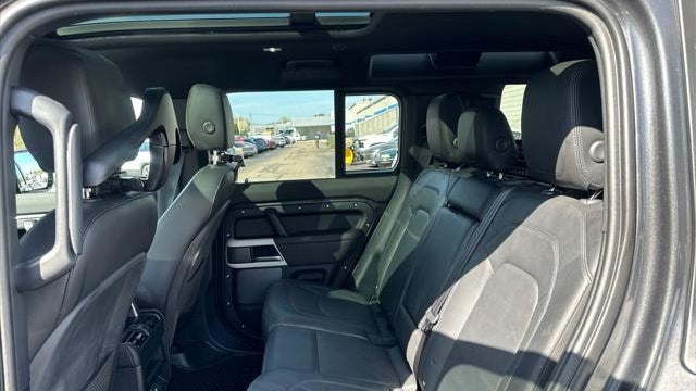 2024 Land Rover Defender 110 P300 S