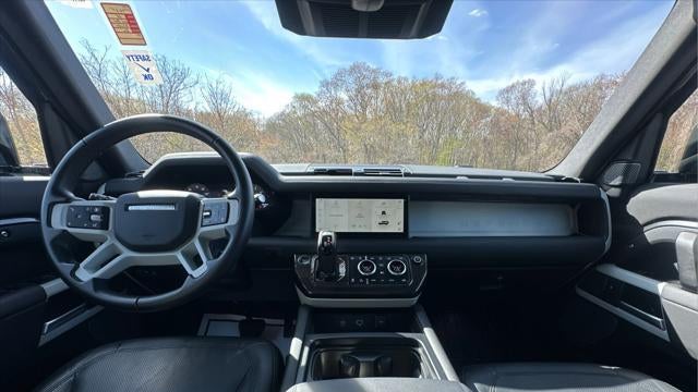 2024 Land Rover Defender 110 P300 S