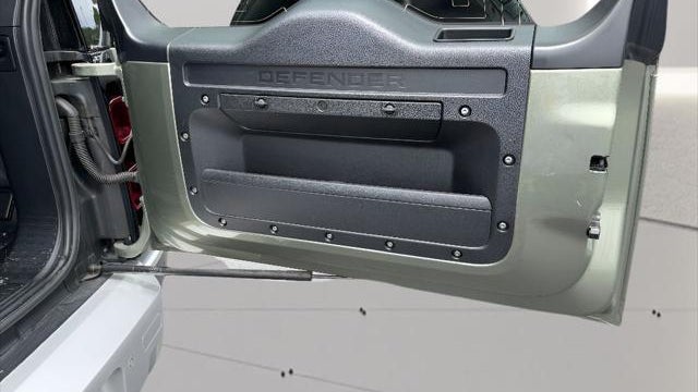 2025 Land Rover Defender 110 P300 S