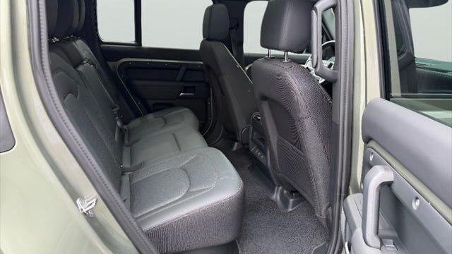 2025 Land Rover Defender 110 P300 S