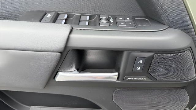 2025 Land Rover Defender 110 P300 S