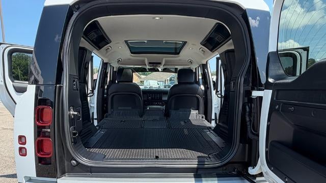 2024 Land Rover Defender 110 P300 S