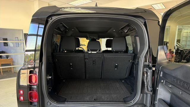 2025 Land Rover Defender 110 P300 S