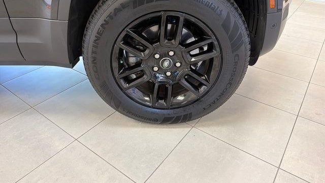 2025 Land Rover Defender 110 P300 S