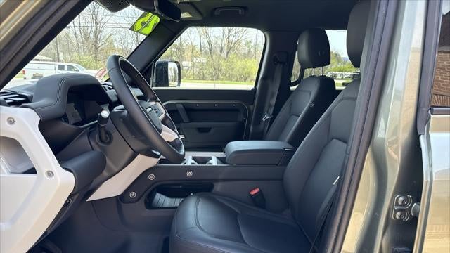 2025 Land Rover Defender 110 P300 S