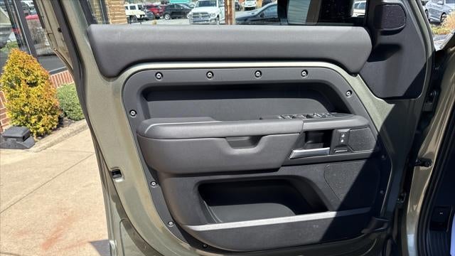 2025 Land Rover Defender 110 P300 S
