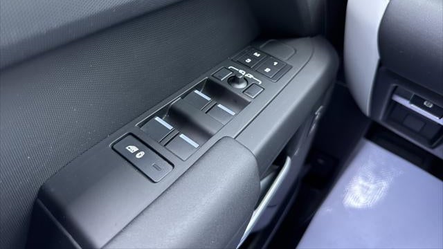 2025 Land Rover Defender 110 P300 S