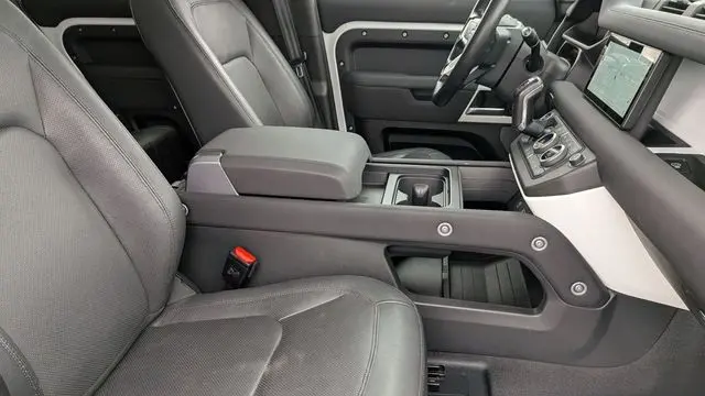 2023 Land Rover Defender 110 30th Anniversary Edition