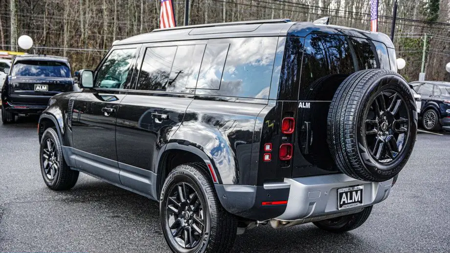 2025 Land Rover Defender 110 P300 S