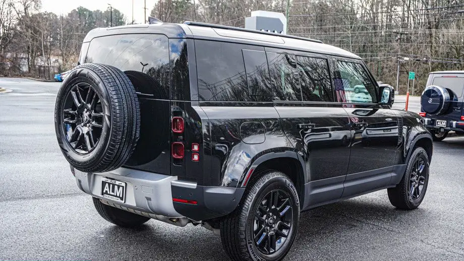 2025 Land Rover Defender 110 P300 S