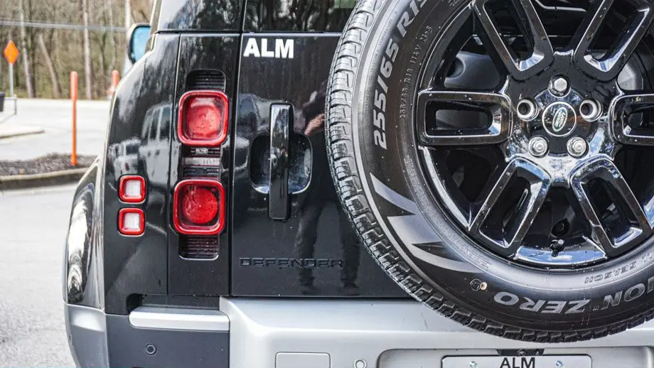 2025 Land Rover Defender 110 P300 S