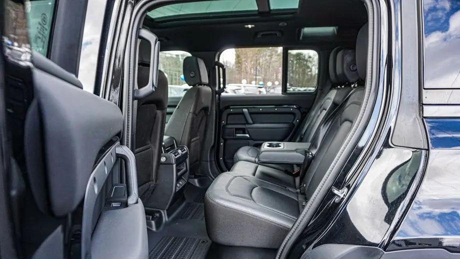2025 Land Rover Defender 110 P300 S