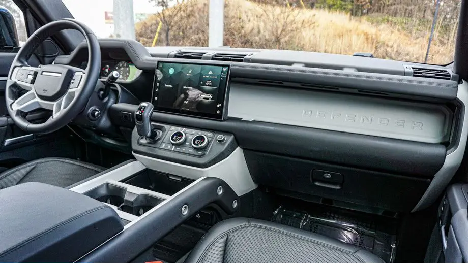 2025 Land Rover Defender 110 P300 S