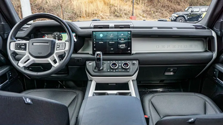 2025 Land Rover Defender 110 P300 S