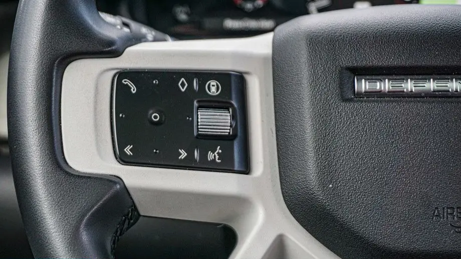 2025 Land Rover Defender 110 P300 S